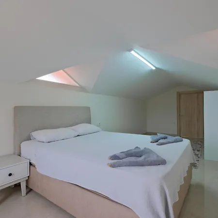 Hazar Villa